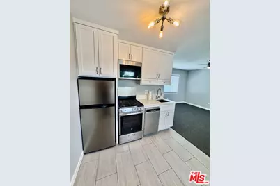 613 S Prairie Ave #13, Inglewood, CA 90301 - Photo 1