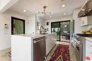 7301 Pacific View Dr, Los Angeles, CA 90068 - Photo 21