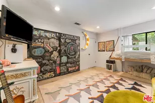 7301 Pacific View Dr, Los Angeles, CA 90068 - Photo 27
