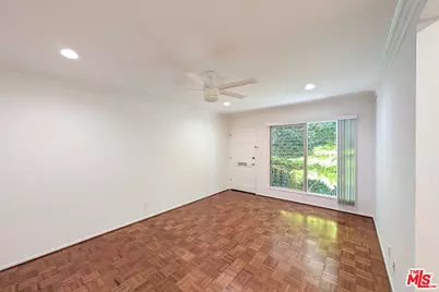 1037 11th St #2, Santa Monica, CA 90403 - Photo 1