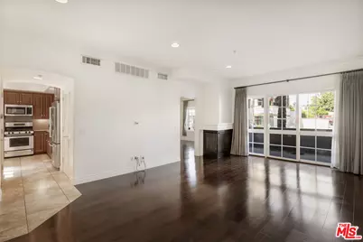 851 N San Vicente Blvd #102, West Hollywood, CA 90069 - Photo 1