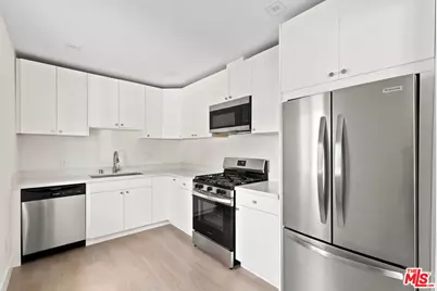 420 S Sepulveda Blvd #5, Los Angeles, CA 90049 - Photo 1
