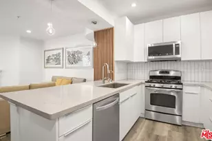 620 S Gramercy Pl, Los Angeles, CA 90005 - Photo 1