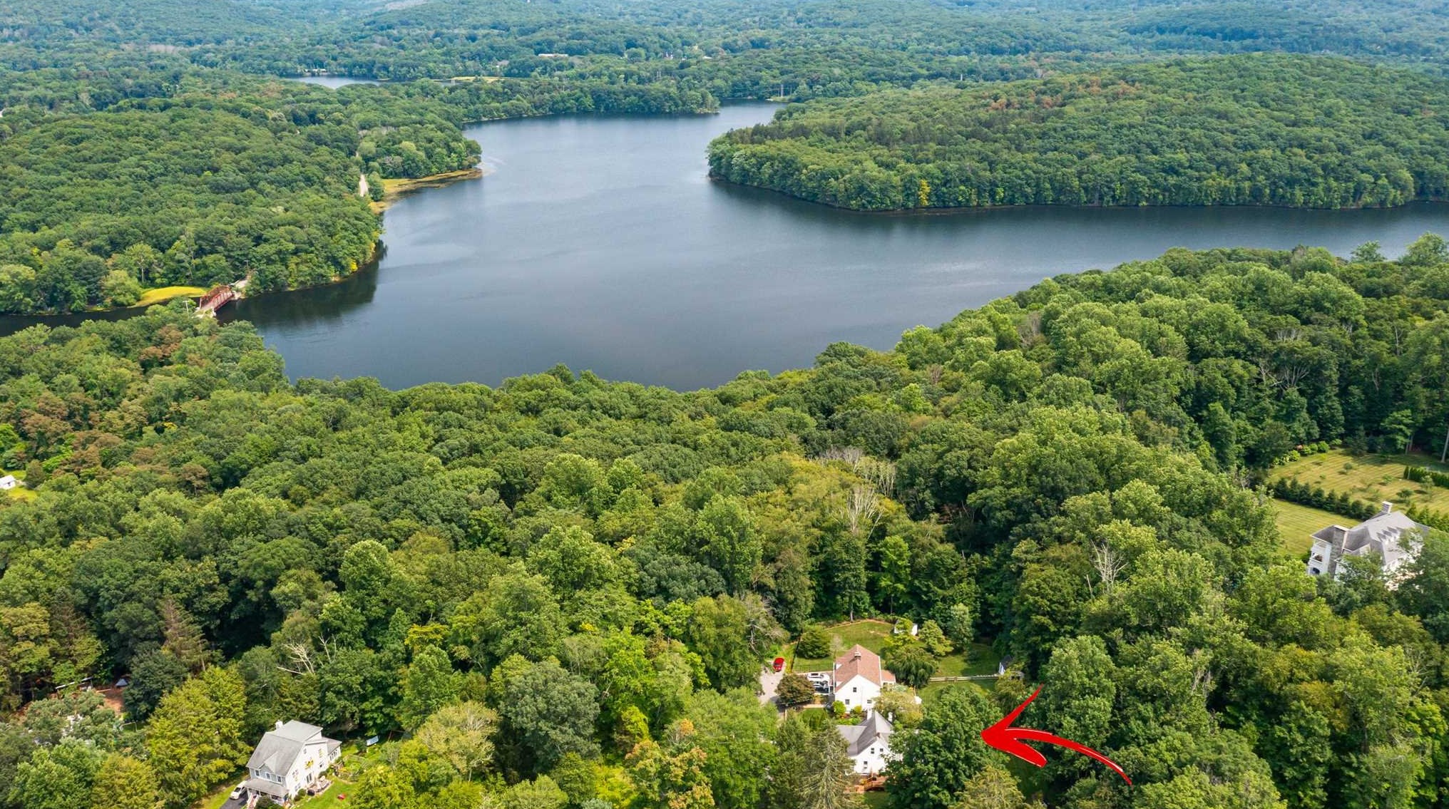 4 Oak Dr, Katonah NY  10536-3222 exterior