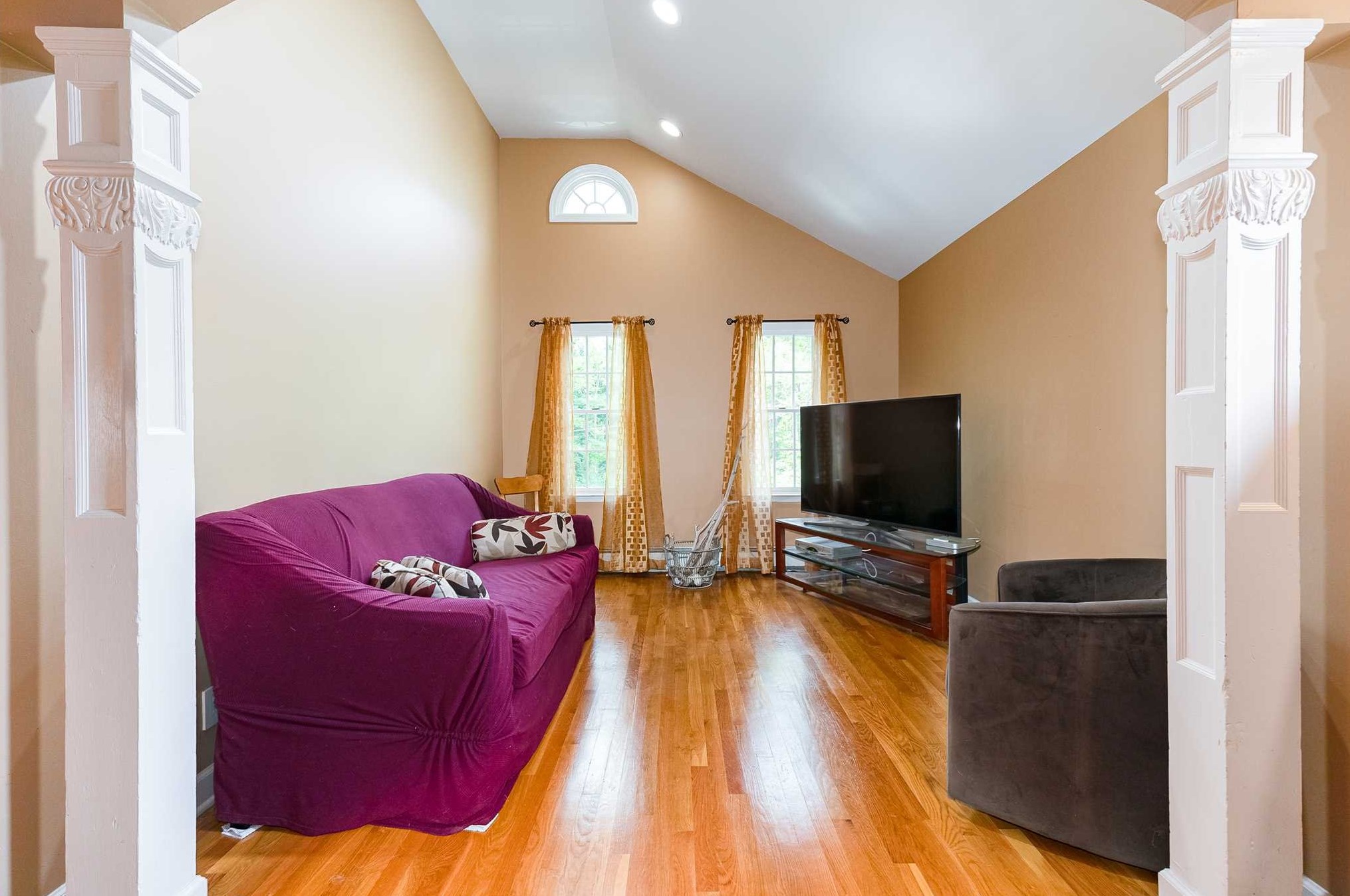 4 Oak Dr, Katonah NY  10536-3222 exterior