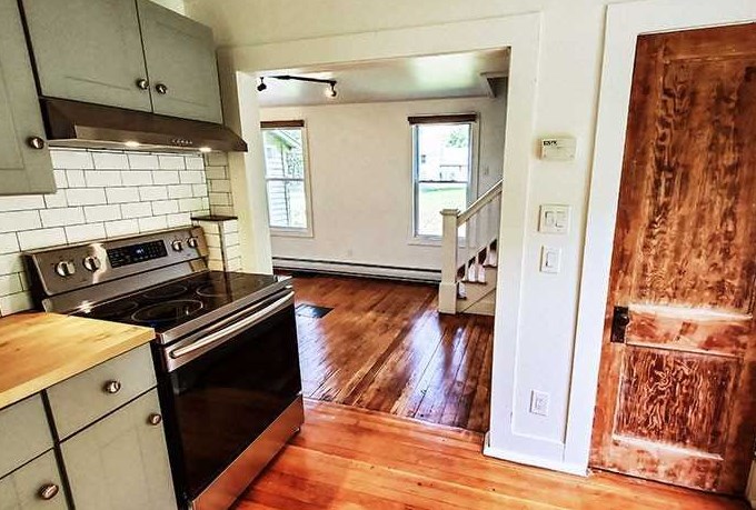 108 Old Post Rd, Red Hook NY  12571-2222 exterior
