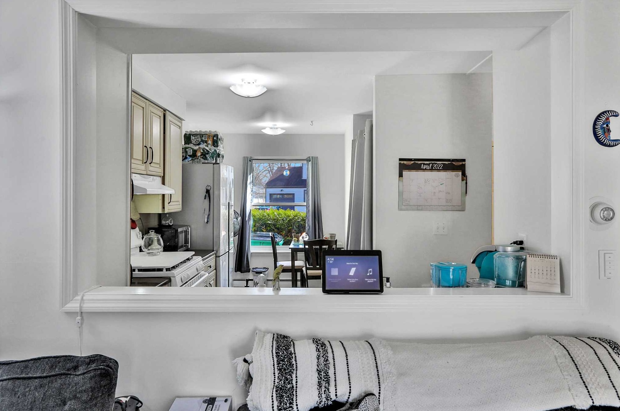 8 Sycamore Dr, Beacon NY 12508-3928 exterior