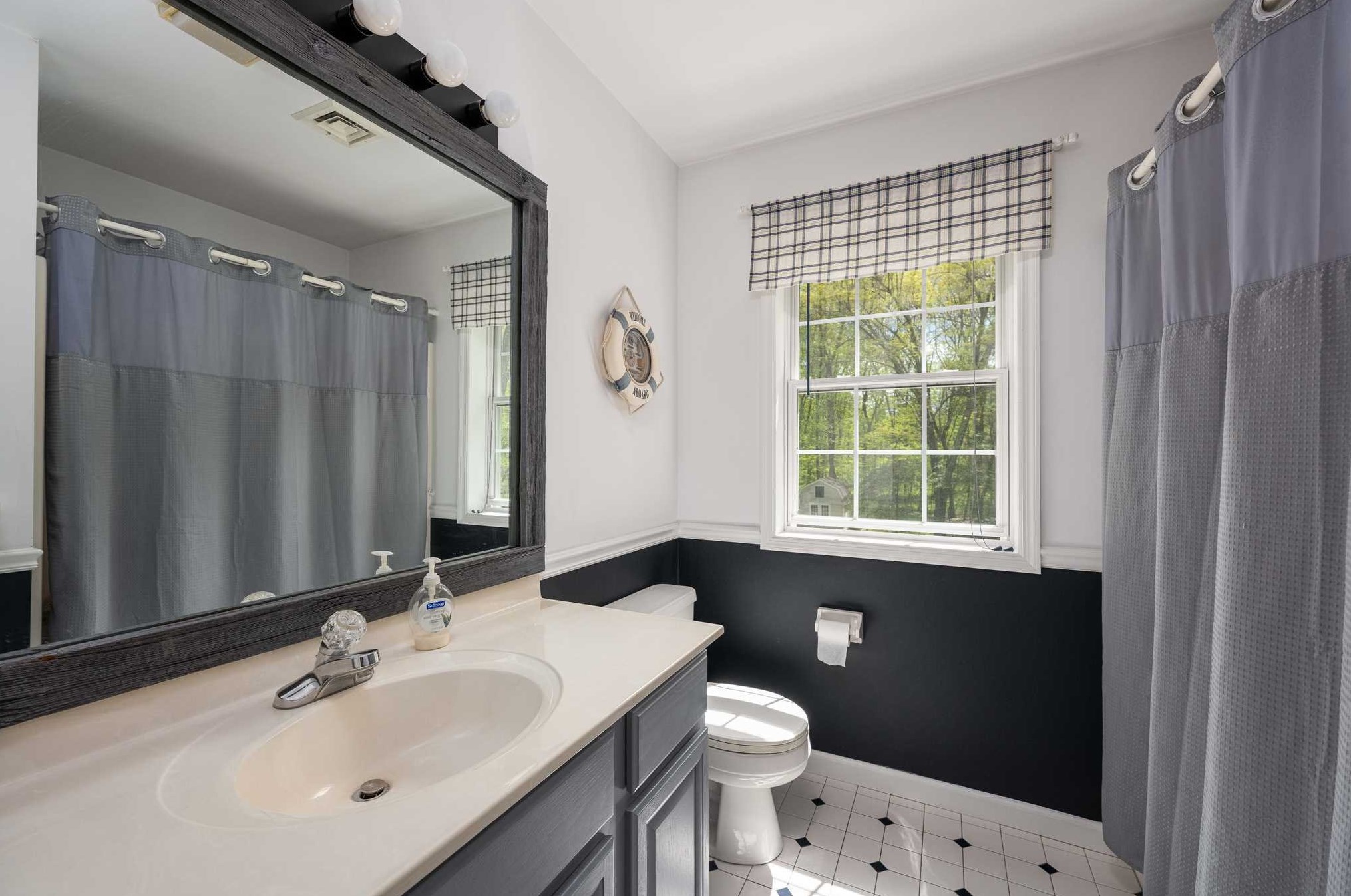 3 Hollyberry Dr, East Fishkill NY 12533-5383 exterior