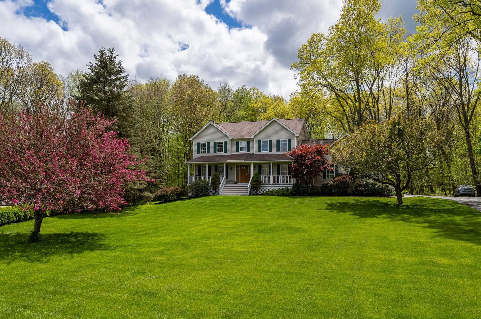 3 Hollyberry Dr, East Fishkill NY 12533-5383 exterior