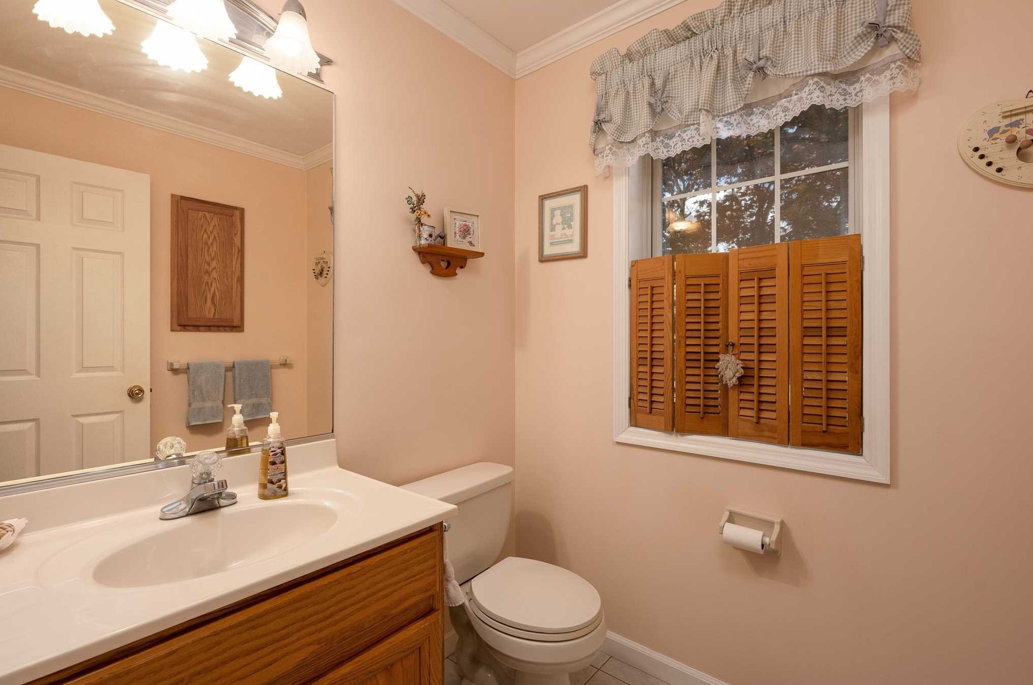 3 Hollyberry Dr, East Fishkill NY 12533-5383 exterior