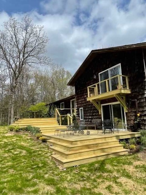 207 Fraleigh Ln, Red Hook NY 12571-2350 exterior