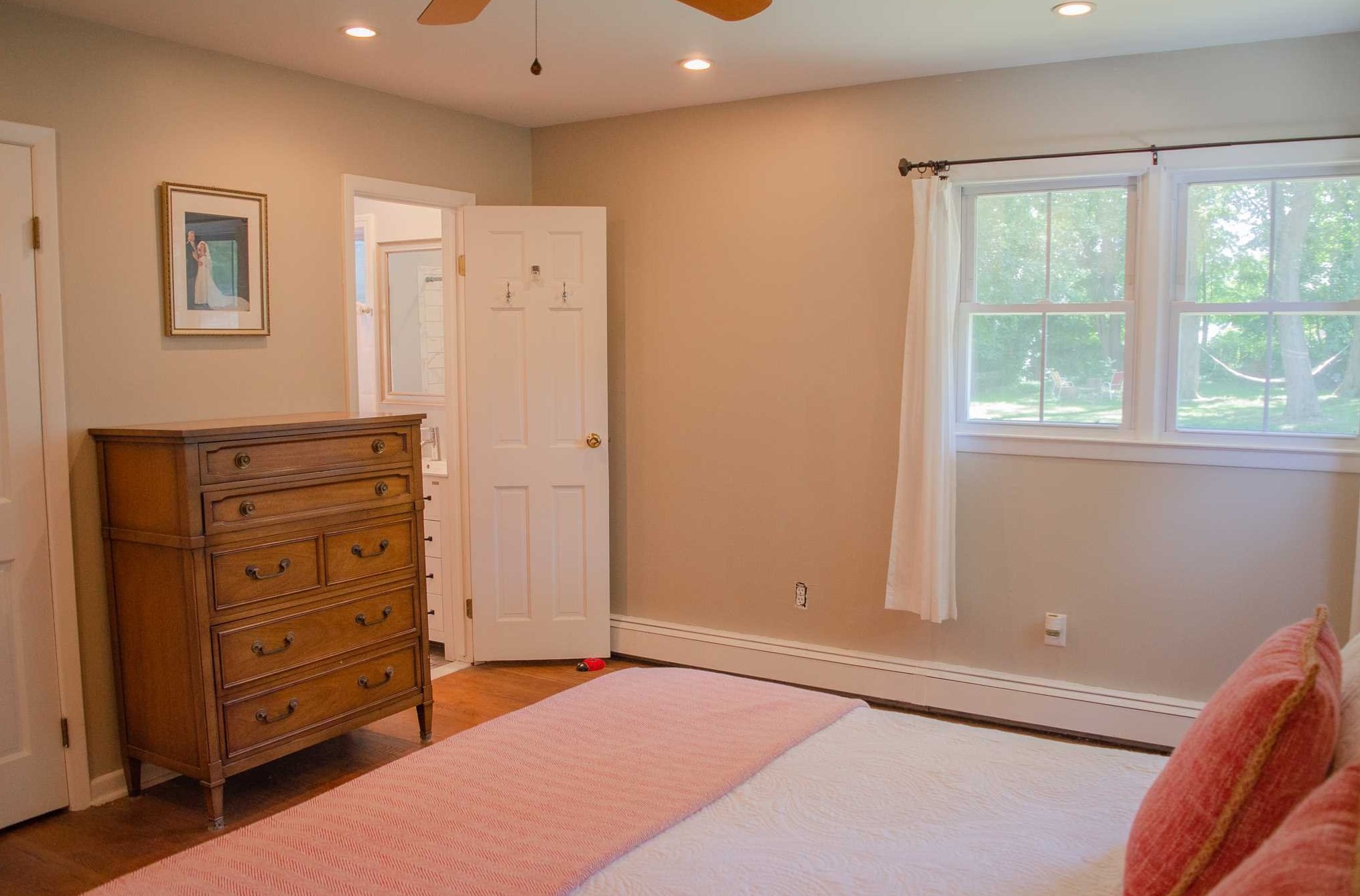 5 Elm St, Red Hook NY 12571-1148 exterior