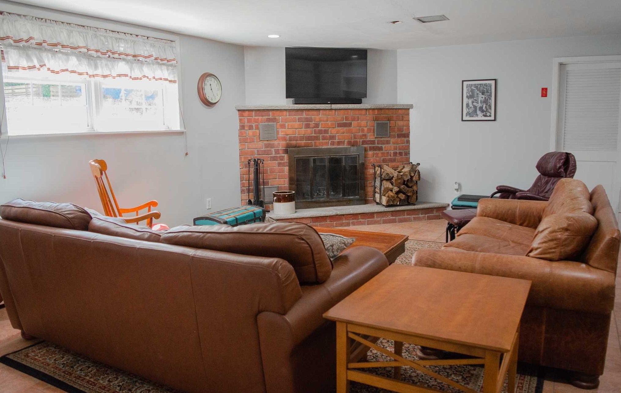 5 Elm St, Red Hook NY 12571-1148 exterior