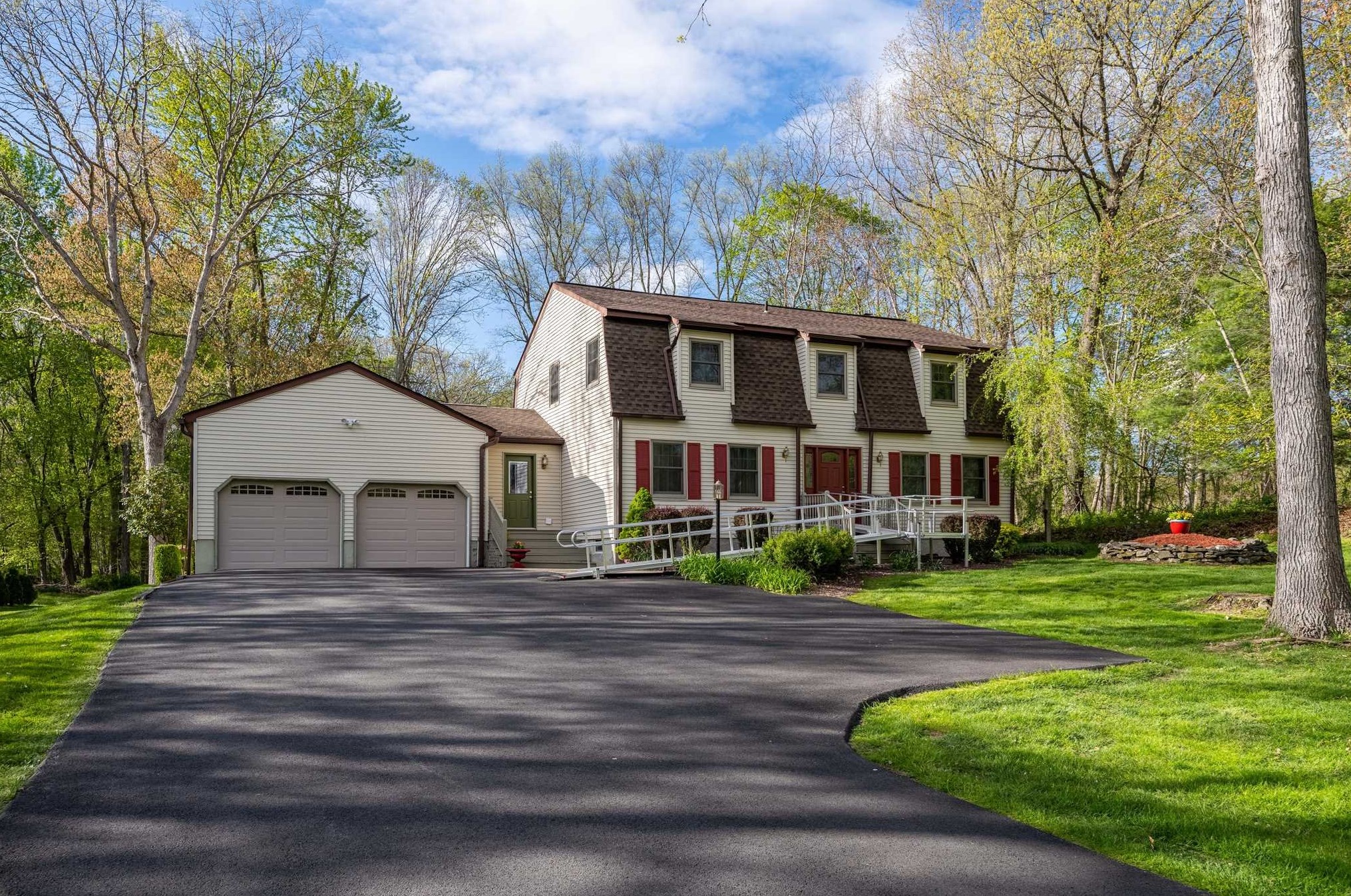 115 Wilmont Ct, East Fishkill NY  12533-6372 exterior