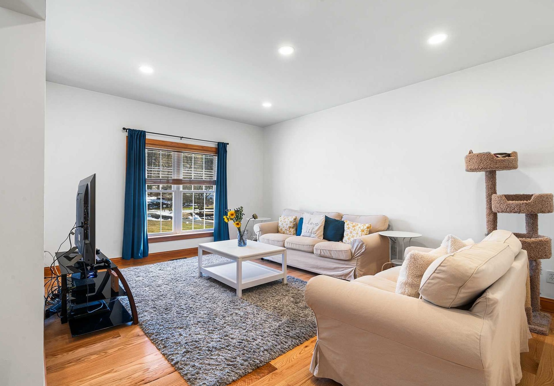 94 Manor Rd, Red Hook NY  12571-1205 exterior