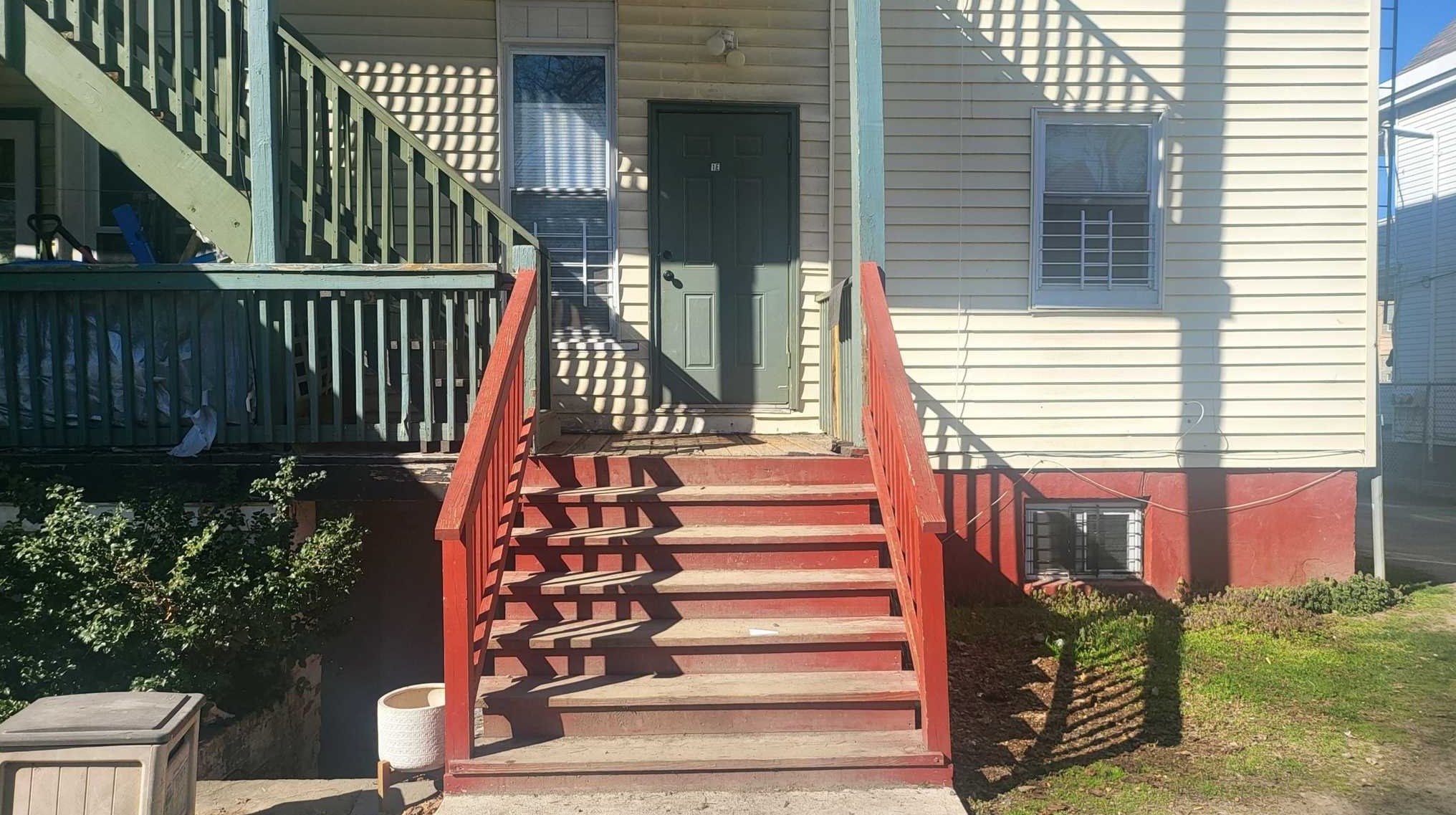 242 Mansion St, Poughkeepsie NY  12601-2629 exterior