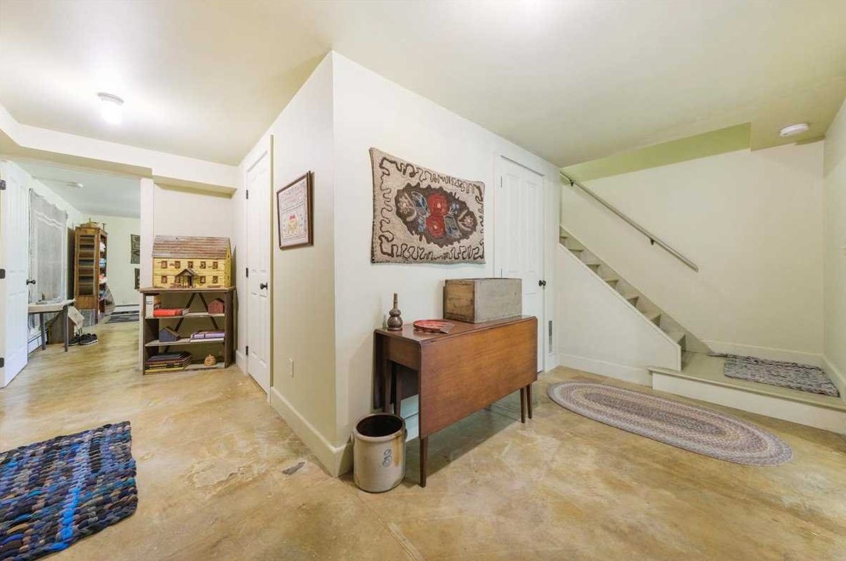 52 Todd Hill Rd, Poughkeepsie NY 12603-3932 exterior