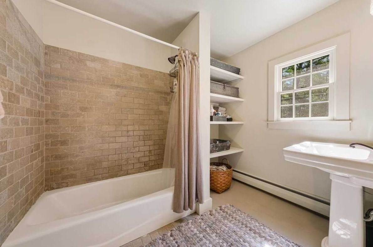 52 Todd Hill Rd, Poughkeepsie NY 12603-3932 exterior