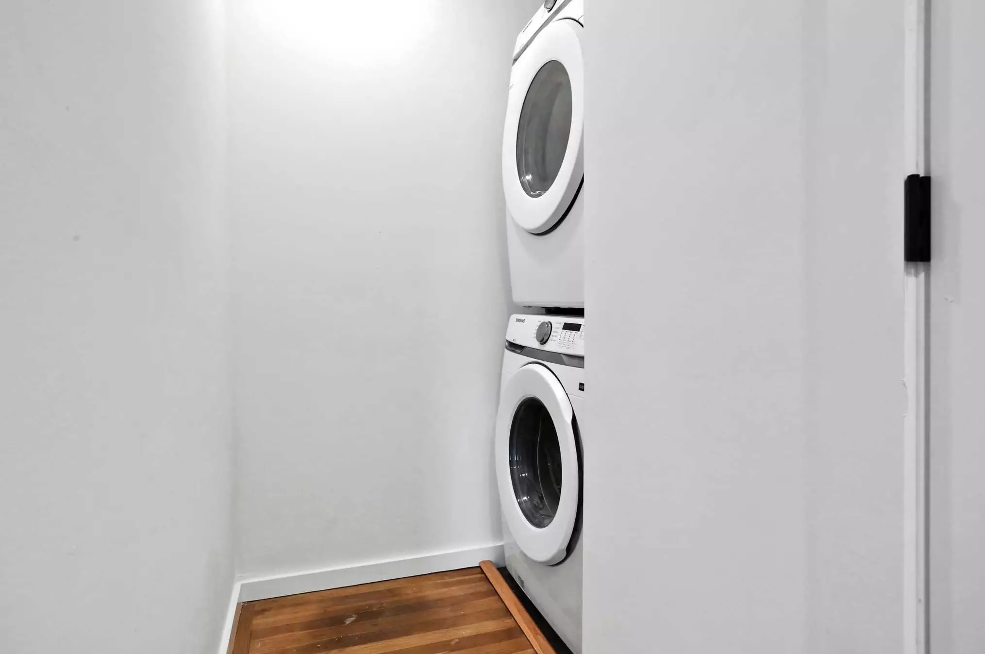 27 Tioronda Ave, Beacon NY 12508-3351 exterior