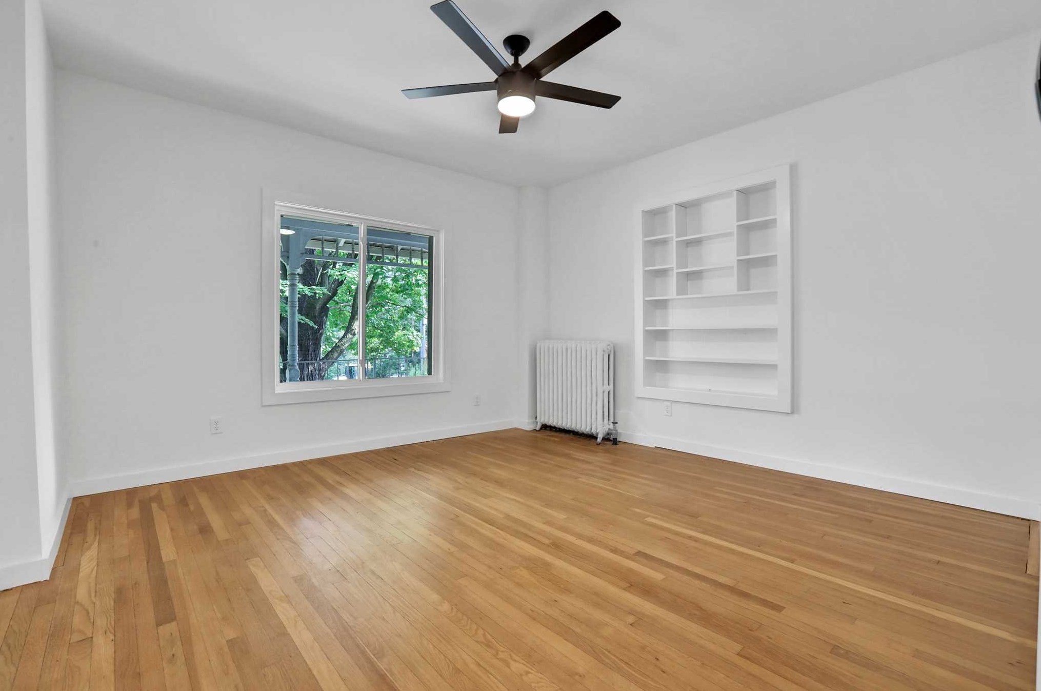 27 Tioronda Ave, Beacon NY 12508-3351 exterior