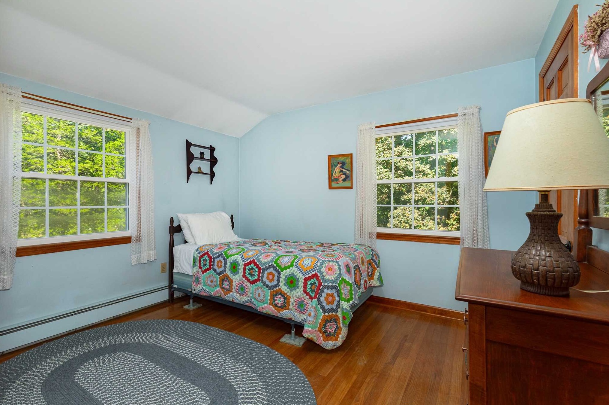 4 Elm St, Red Hook NY 12571-1148 exterior