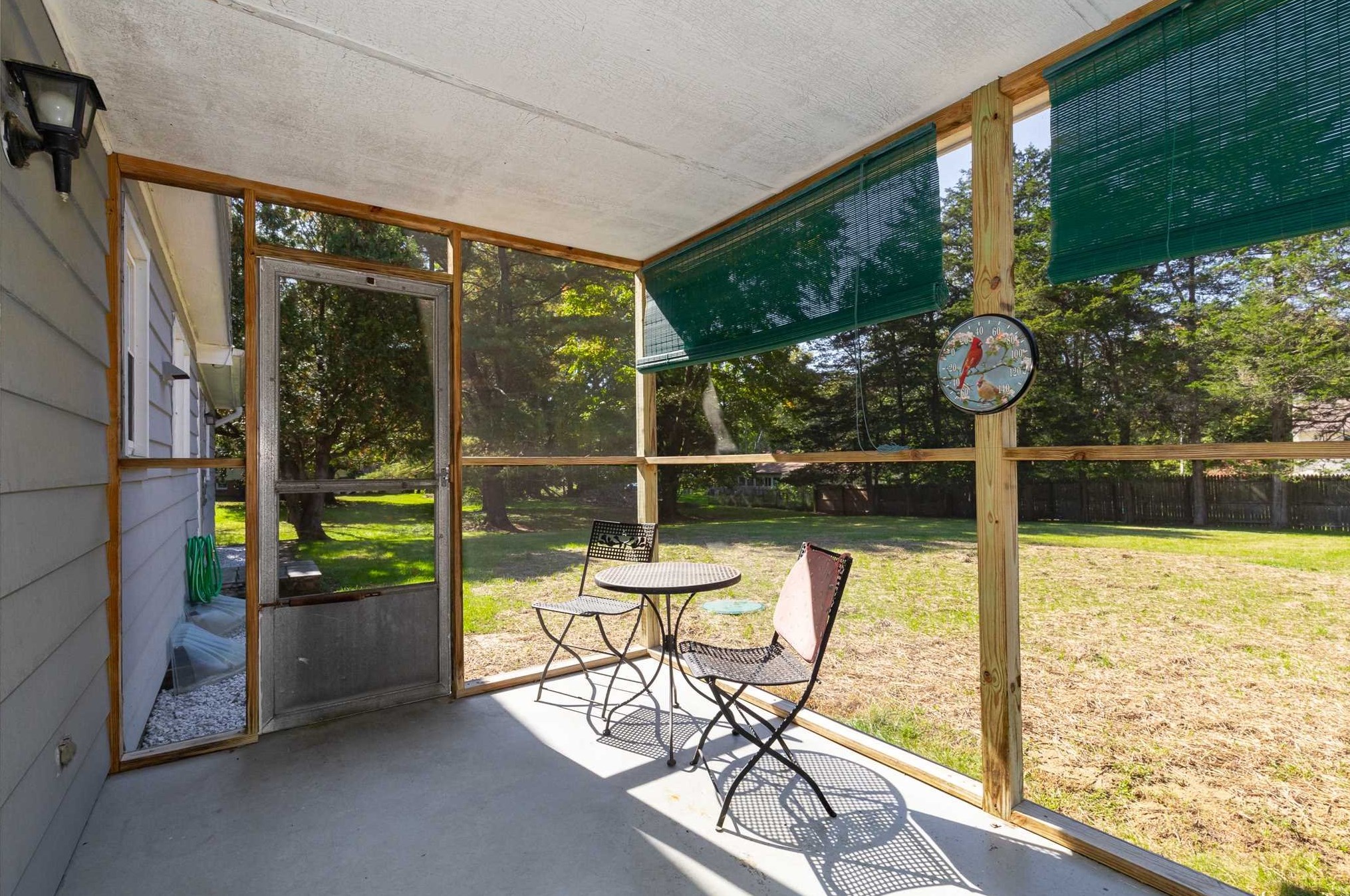 4 Elm St, Red Hook NY 12571-1148 exterior