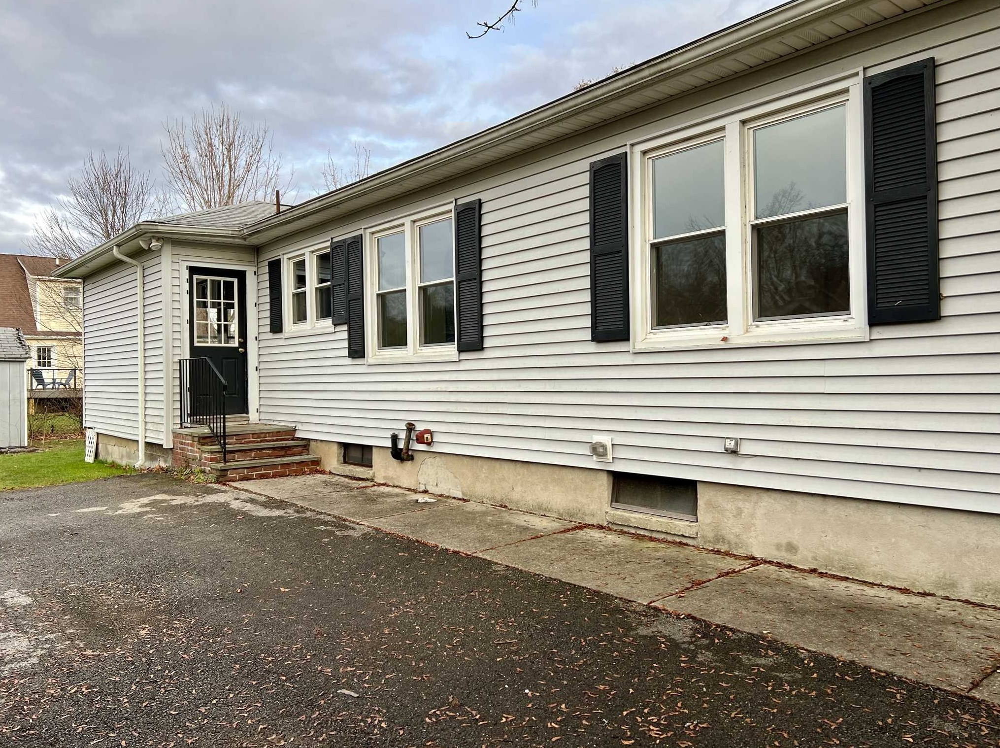 84 Beacon St, Beacon NY 12508-3130 exterior