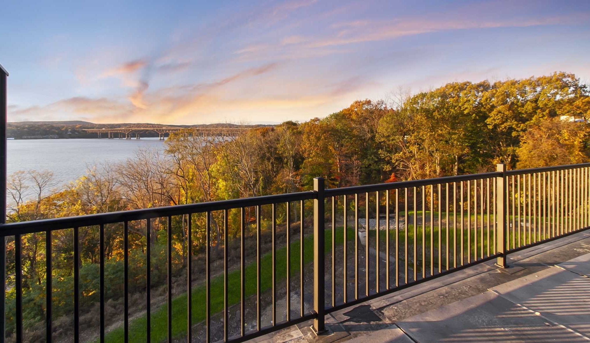 24 Edgewater Pl, Beacon NY  12508-1604 exterior