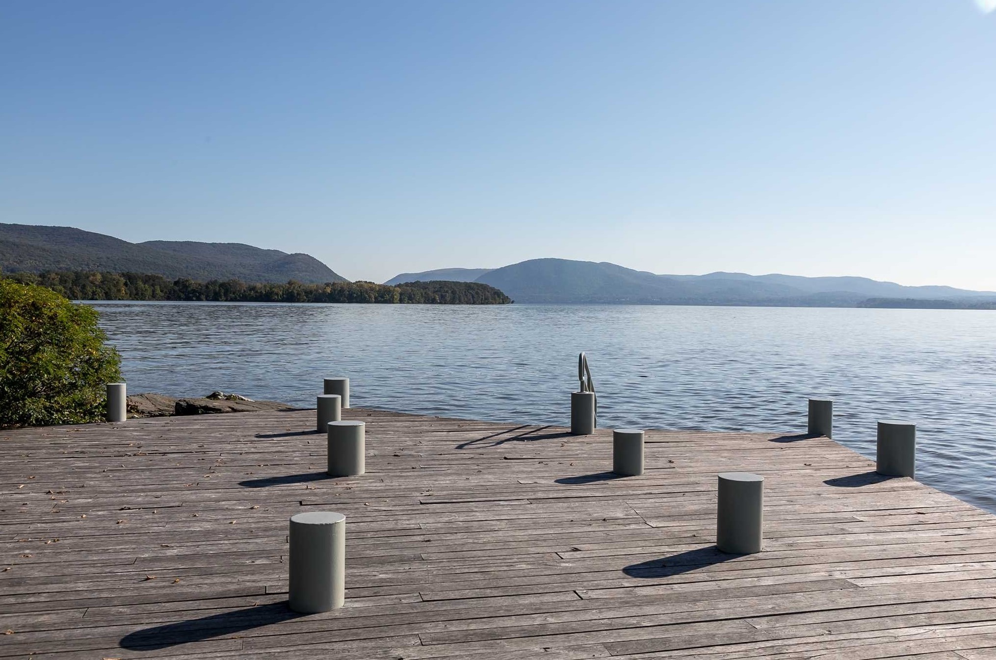 24 Edgewater Pl, Beacon NY  12508-1604 exterior