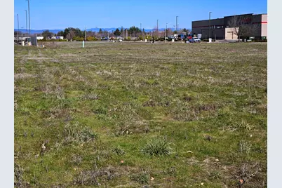 460 Federal Way, Central Point, OR 97502 - Photo 1