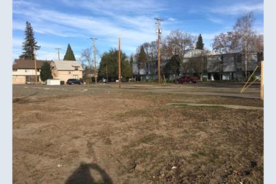 619 E Main Street, Medford, OR 97504 - Photo 1