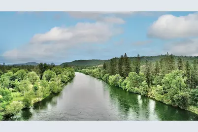 12240 Modoc Road #A, Central Point, OR 97502 - Photo 3