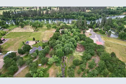 12240 Modoc Road #C, Central Point, OR 97502 - Photo 1