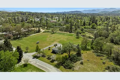 387 Tavis Drive, Merlin, OR 97532 - Photo 7