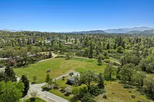 387 Tavis Dr, Merlin, OR 97532 - Photo 7