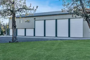 69019 Holmes Rd, Sisters, OR 97759 - Photo 5