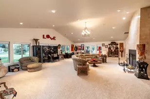 69019 Holmes Rd, Sisters, OR 97759 - Photo 13