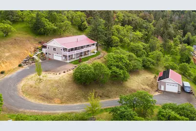 1011 Wren Ridge Drive, Eagle Point, OR 97524 - Photo 1