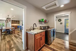 4640 Scenic Ave, Central Point, OR 97502 - Photo 25