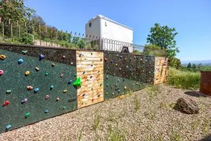 4640 Scenic Ave, Central Point, OR 97502 - Photo 69