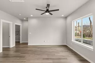 100 Oak Valley Dr, Talent, OR 97540 - Photo 7