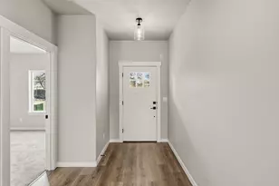 100 Oak Valley Dr, Talent, OR 97540 - Photo 3