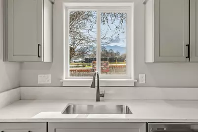 100 Oak Valley Drive, Talent, OR 97540 - Photo 13