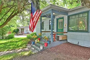 309 W 1st St, Phoenix, OR 97535 - Photo 7