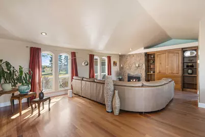 19190 Pinehurst Road, Bend, OR 97703 - Photo 21