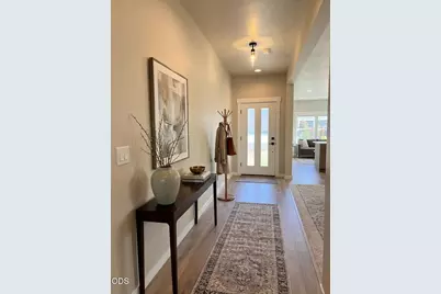 694 Terrazzo Way, Medford, OR 97501 - Photo 3