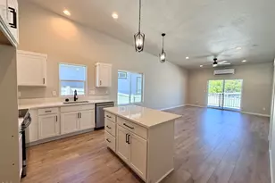 694 Terrazzo Wy, Medford, OR 97501 - Photo 5