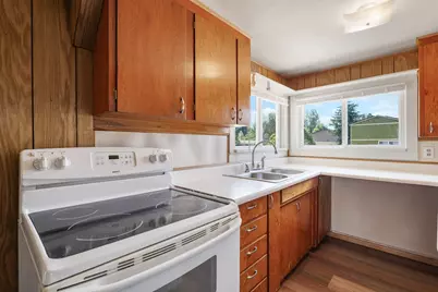 1013 SW L Street, Grants Pass, OR 97526 - Photo 9