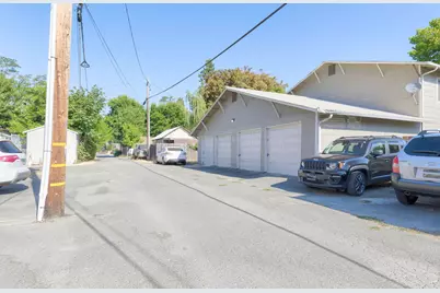 415 SE J Street, Grants Pass, OR 97526 - Photo 25