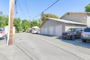 415 SE J St, Grants Pass, OR 97526 - Photo 25